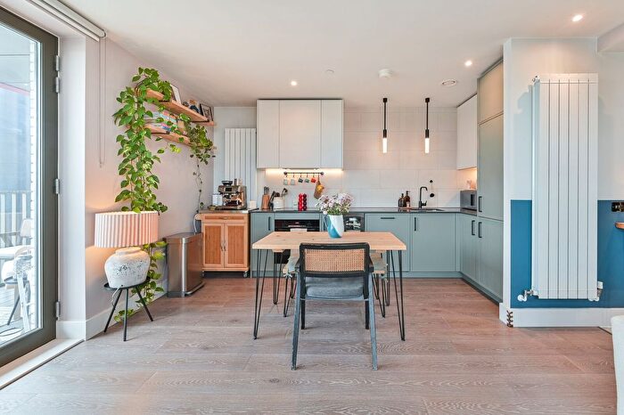 1 Bedroom Flat For Sale In Windsor Square, Woolwich Riverside, Woolwich, SE18