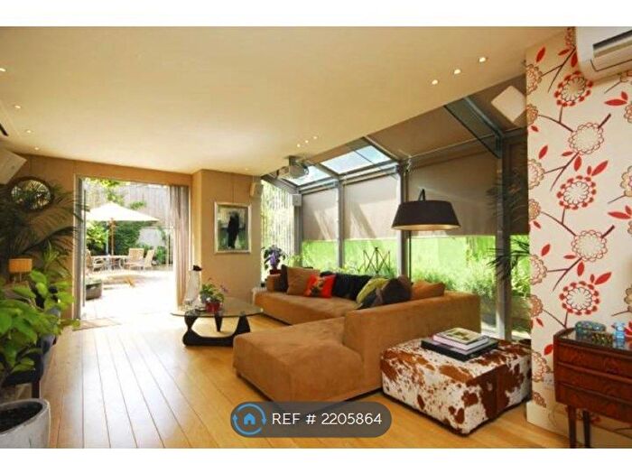 2 Bedroom Flat To Rent In Gateley Road, London, SW9