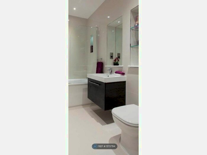 1 Bedroom Flat To Rent In Barnsbury Lane, Surbiton, KT5