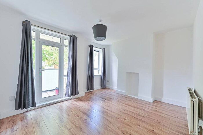 2 Bedroom Flat For Sale In Dashwood House, Sydenham Hill, London, SE21