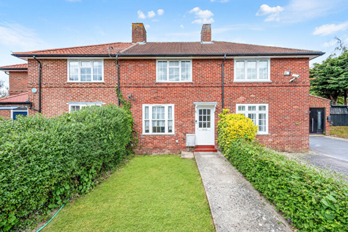 2 Bedroom Terraced House For Sale In Langdon Road, Morden, SM4