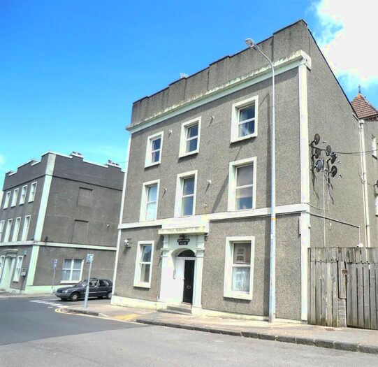 1 Bedroom Flat To Rent In Laws Street, Pembroke Dock, SA72