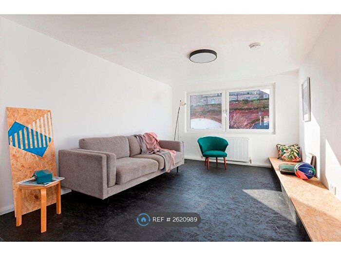 2 Bedroom Flat To Rent In Gordon Street, Edinburgh, EH6