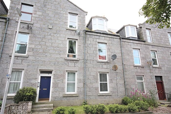 2 Bedroom Flat To Rent In Richmond Terrace, Rosemount, Aberdeen, AB25