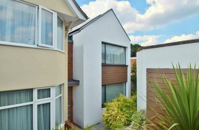 3 Bedroom Semi-Detached House To Rent In Woodstock Avenue, Golders Green, NW11