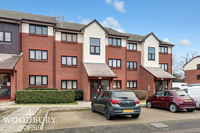 1 Bedroom Flat For Sale In Maple Gate, Loughton, IG10