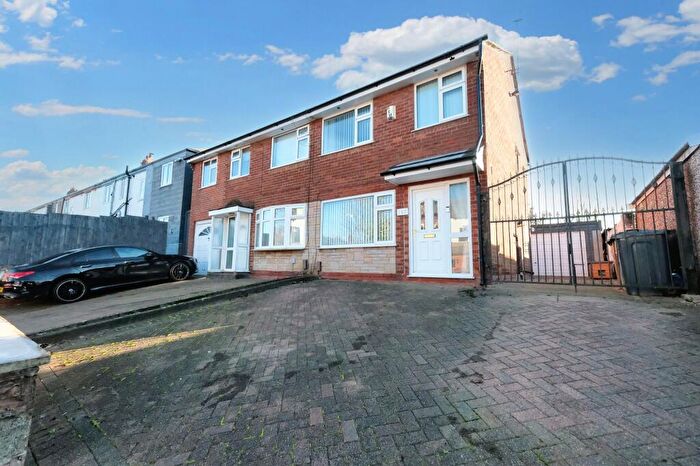 3 Bedroom Semi Detached House For Sale In Trafford Road, Eccles, M30