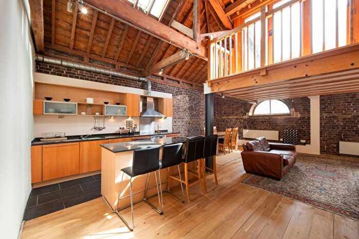 2 Bedroom Flat To Rent In Hertsmere Road, Canary Wharf, E14