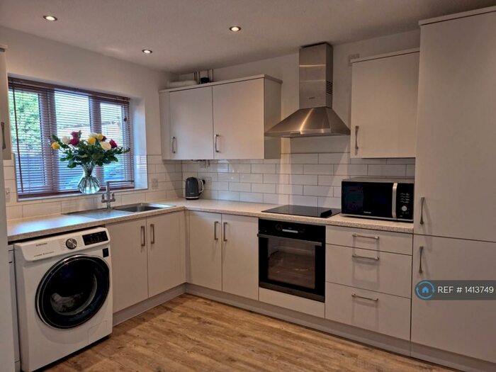 2 Bedroom End Of Terrace House To Rent In Gundry Close, Leamington Spa, CV31