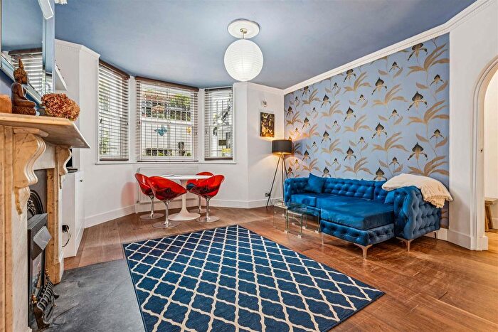 2 Bedroom Flat For Sale In Holland Road, London, W14