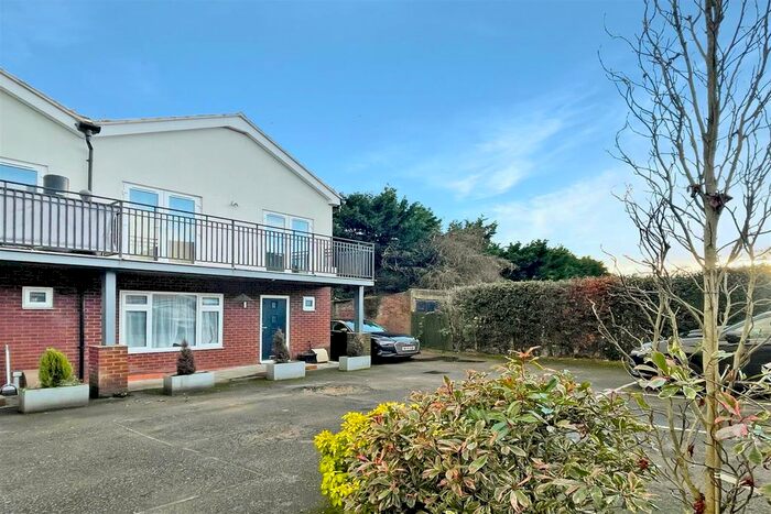 2 Bedroom End Of Terrace House To Rent In Monty Seymour Grove, High Wycombe, HP11