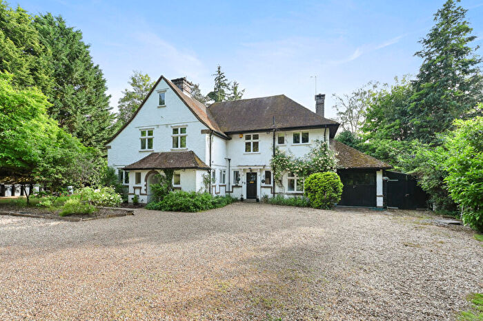 5 Bedroom Detached House For Sale In Horsham Road, Guildford, GU5