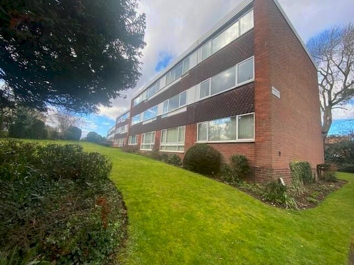 2 Bedroom Flat To Rent In Moorfield Court, Sutton Coldfield, West Midlands, B73