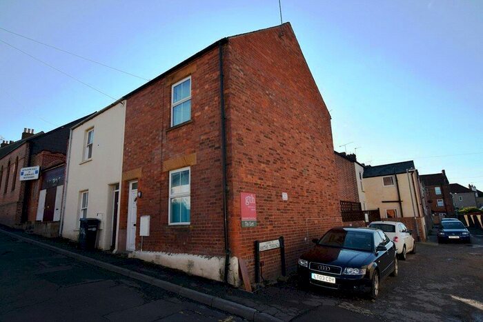 2 Bedroom House To Rent In Eastland Road, Yeovil, Somerset, BA21