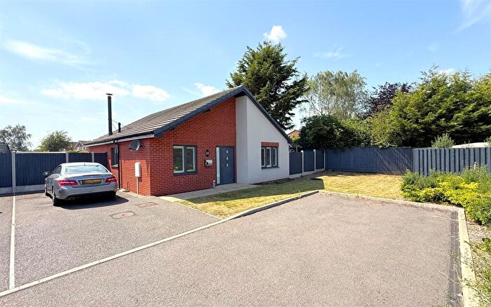 2 Bedroom Detached Bungalow For Sale In Works Lane, Barnstone, NG13