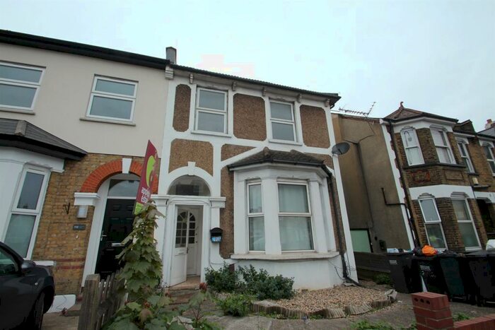 1 Bedroom House To Rent In Bedroom Room House In South Croydon, CR2