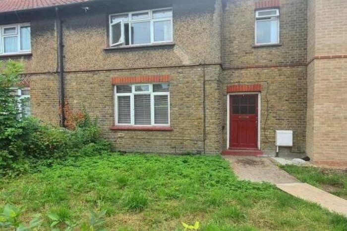 4 Bedroom Semi-Detached House To Rent In Keeling Road, London, SE9
