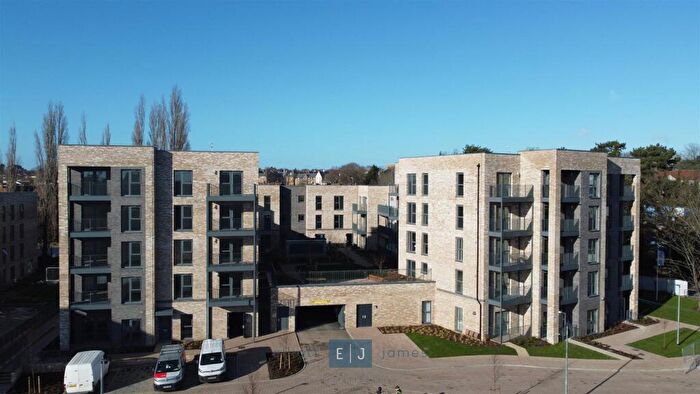 1 Bedroom Apartment To Rent In Borders Lane, Loughton, IG10