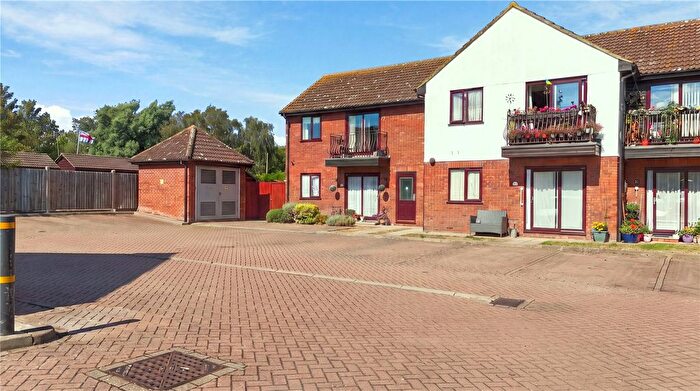 1 Bedroom Flat For Sale In High Street, Great Wakering, Essex, SS3