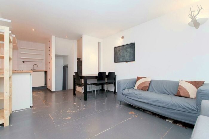 1 Bedroom Town House To Rent In Malmesbury Road, London, E3
