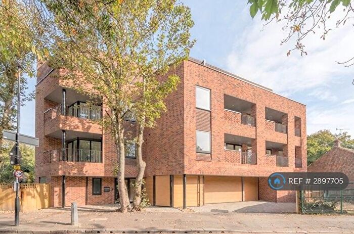 2 Bedroom Flat To Rent In Sycamores, Kenley, CR8