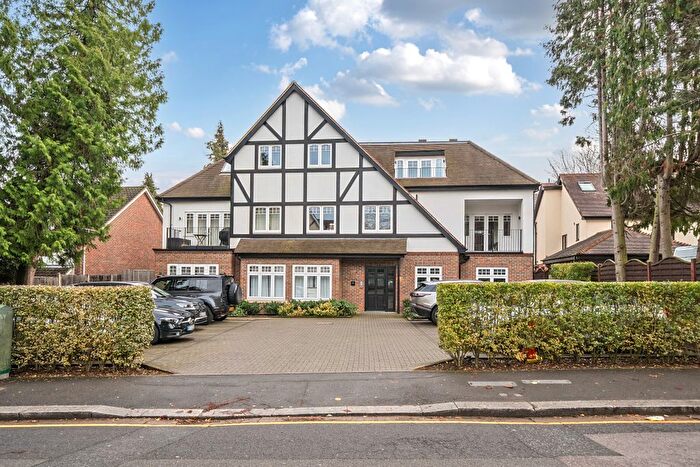 3 Bedroom Flat For Sale In Woodcote Valley Road, Purley, CR8