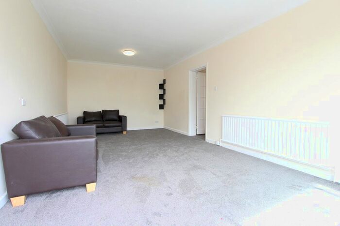 2 Bedroom Flat To Rent In Claydon House, Holders Hill Road, London, NW4