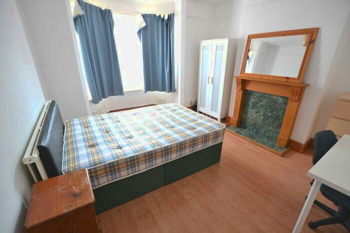 5 Bedroom Terraced House To Rent In Donnington Road, Reading, RG1