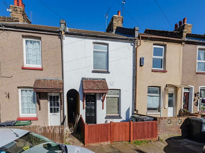 2 Bedroom Terraced House For Sale In Howard Road, Dartford, Kent, DA1