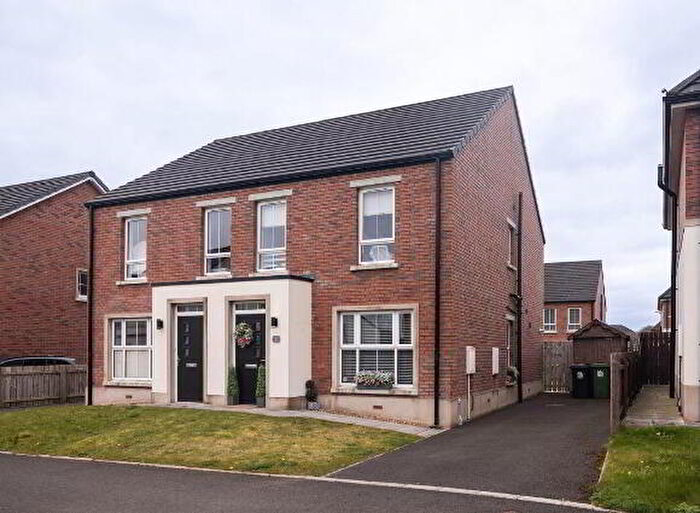 3 Bedroom Semi-Detached House For Sale In Carnreagh Park, Craigavon, BT64