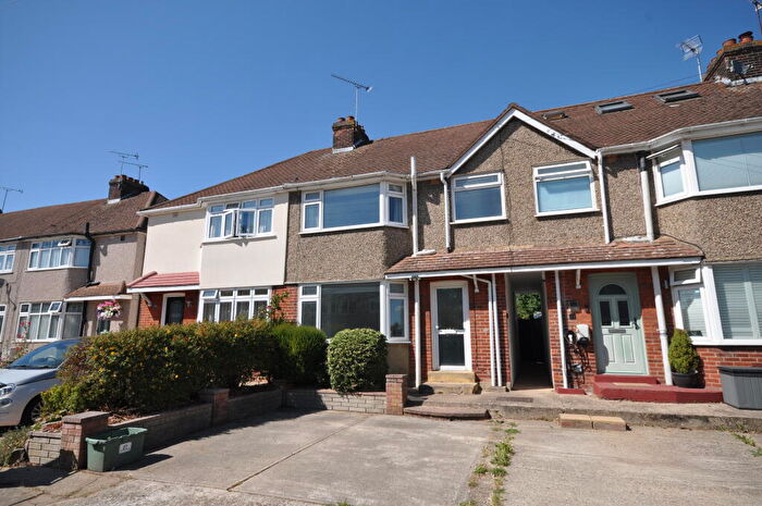 3 Bedroom Terraced House For Sale In Yarwood Road, Chelmsford, Essex, CM2