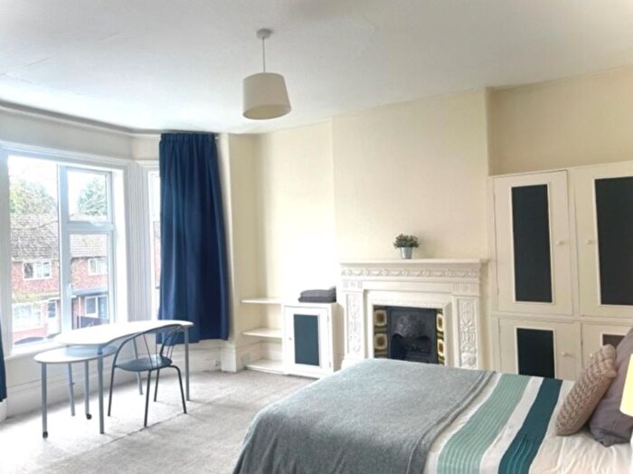 5 Bedroom Semi-Detached House To Rent In Derby Road, Manchester, M14