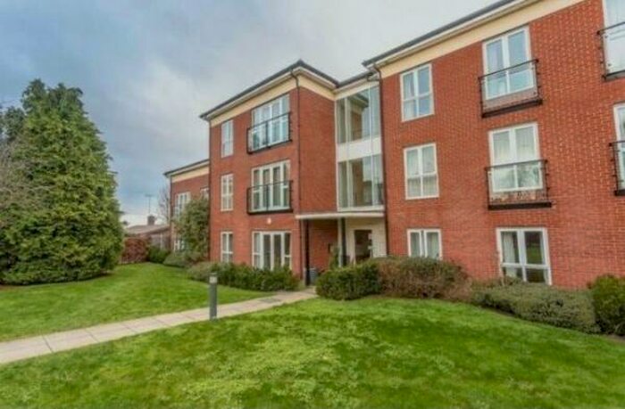 2 Bedroom Flat To Rent In Kendra Hall Road, : Bed Bath, CR2