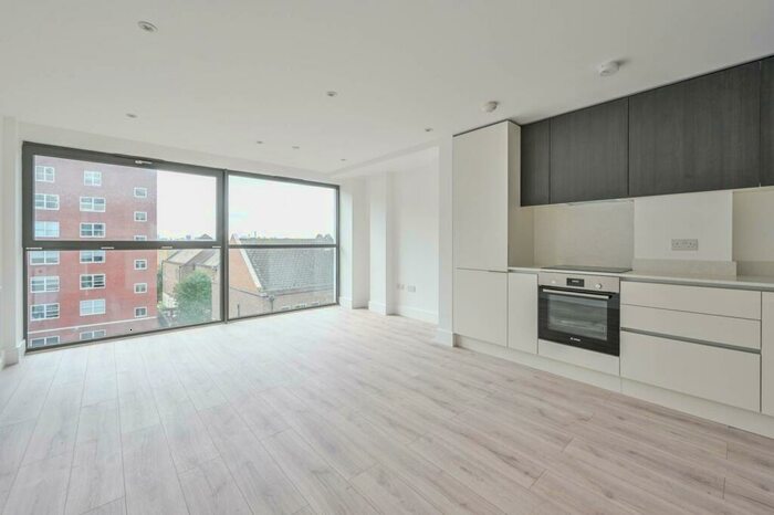 1 Bedroom Flat To Rent In Clements Lane, Ilford, IG1