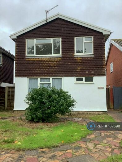 3 Bedroom Detached House To Rent In Magnolia Walk, Eastbourne, BN22