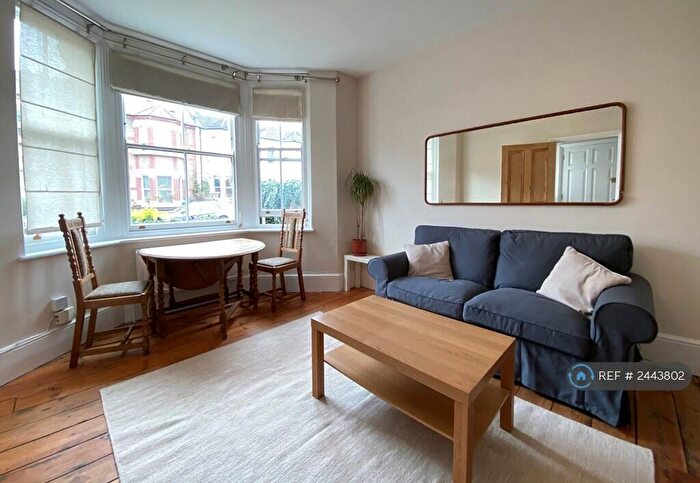 2 Bedroom Flat To Rent In Bushey Hill Road, London, SE5