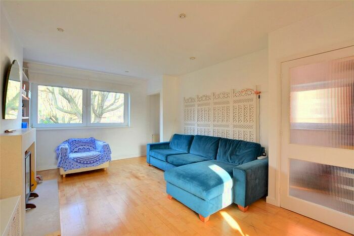 2 Bedroom Flat To Rent In Lawnside, Blackheath, London, SE3