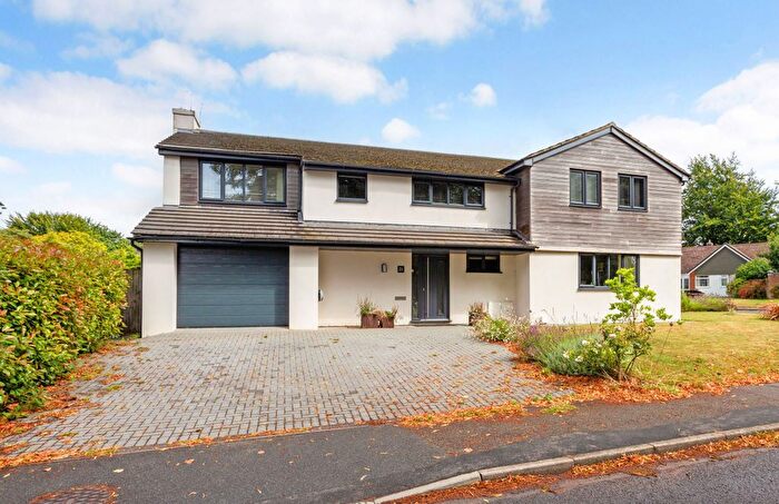 5 Bedroom Detached House For Sale In Home Farm Road, Godalming, GU7