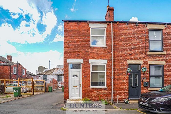 2 Bedroom End Of Terrace House For Sale In Gladstone Terrace, Castleford, WF10
