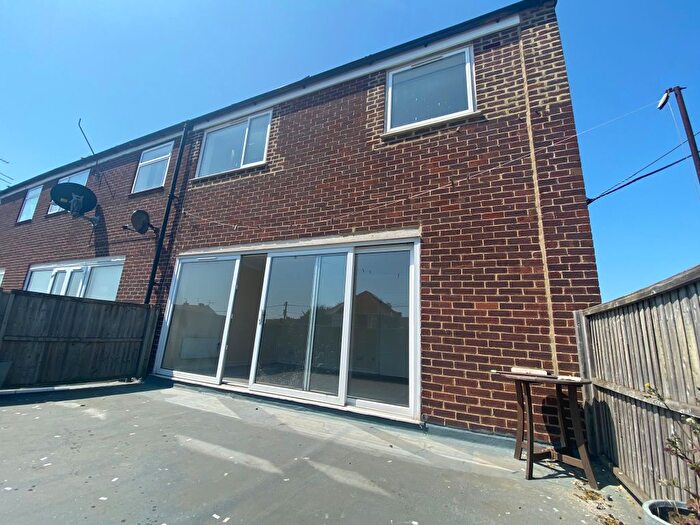 2 Bedroom Flat To Rent In Trafalgar Parade, Sheerness, ME12