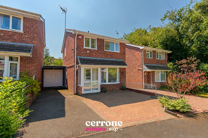 3 Bedroom Link Detached House For Sale In Paxford Close, Redditch, B98