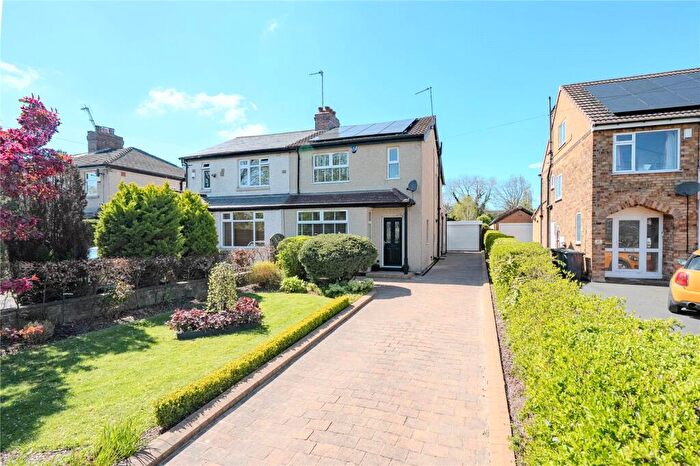 3 Bedroom Semi Detached House For Sale In Broomfield, Leeds, West Yorkshire, LS16