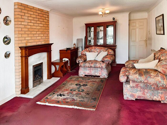 2 Bedroom Semi-Detached Bungalow For Sale In Radiant Road, Leicester, LE5
