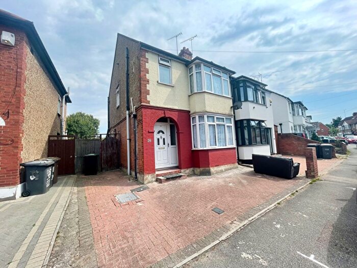 3 Bedroom Property To Rent In Chester Avenue, Leagrave, Luton, LU4