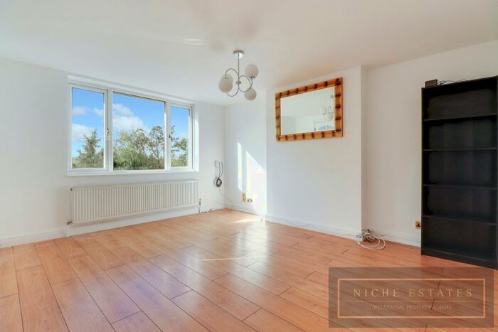 1 Bedroom Apartment To Rent In Wentworth Avenue, West Finchley, London, N3