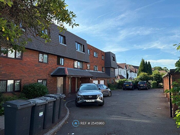 2 Bedroom Flat To Rent In Riverside Gardens Lodge, London, NW4