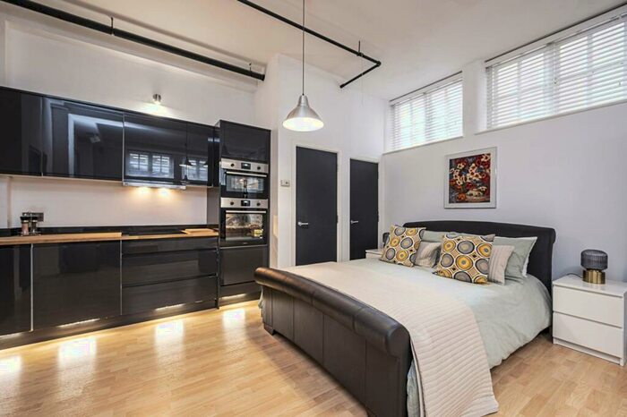 Studio To Rent In Fairclough Street, Aldgate, London, E1