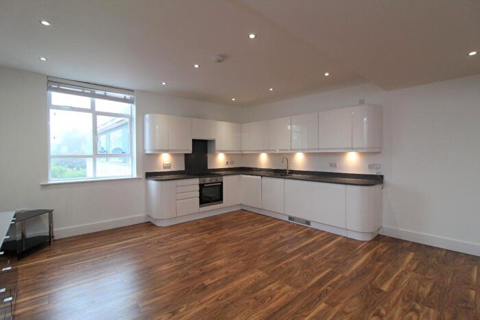 1 Bedroom Apartment To Rent In Bank Court, Town Centre, HP1