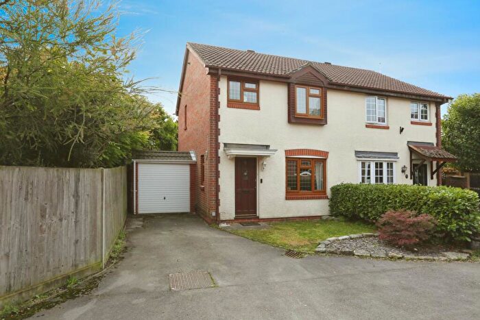 3 Bedroom Semi-Detached House For Sale In Campion Close, Warsash, Southampton, Hampshire, SO31