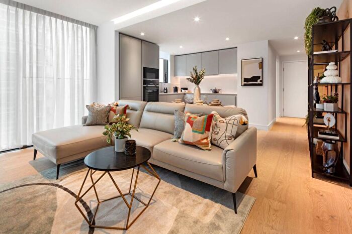 1 Bedroom Flat For Sale In South Quay Plaza, Canary Wharf, E14